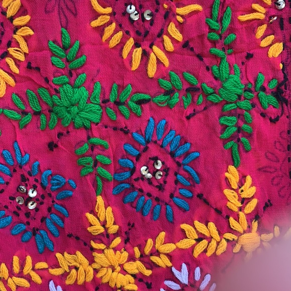 Hand embroidered shawl or wrap, x-large, NEW! - Picture 3 of 9